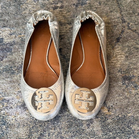 Tory Burch Shoes - Tory Burch Metallic Silver Leather Reva Ballet Flats